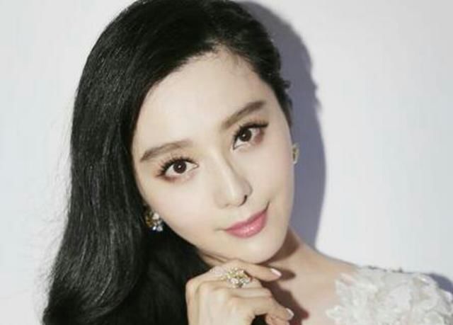 眼睛最漂亮的七大女星,迪丽热巴第六,赵丽颖却