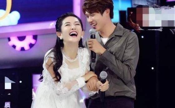 何炅谢娜张杰私下 t01f5cdf7bebf113ab3.jpg?size=561x347