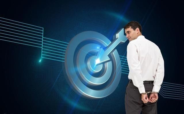 老员工被骂两条腿的人好找怒辞,老板损失巨大