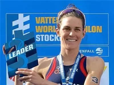 华尔街精英们脱掉衣服,四百米跑47秒,相当于国