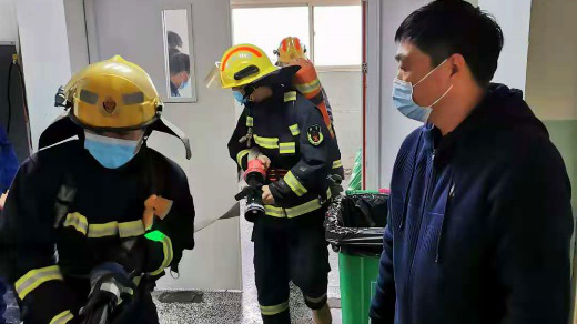 开封市人民医院与开封市顺河区消防大队联合开展消防安全演练
