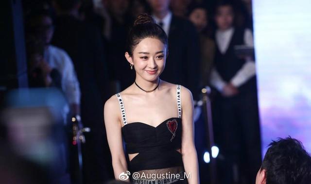 同穿吊带抹胸晚礼服,包子脸赵丽颖赢了唐嫣,却输给她? 同穿吊带抹胸晚礼服,包子脸赵丽颖赢了唐嫣,却输给她?