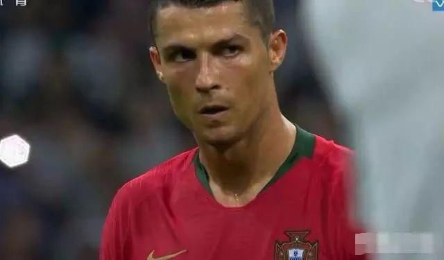 如何看待C罗在这届世界杯罚任意球的时候,加了