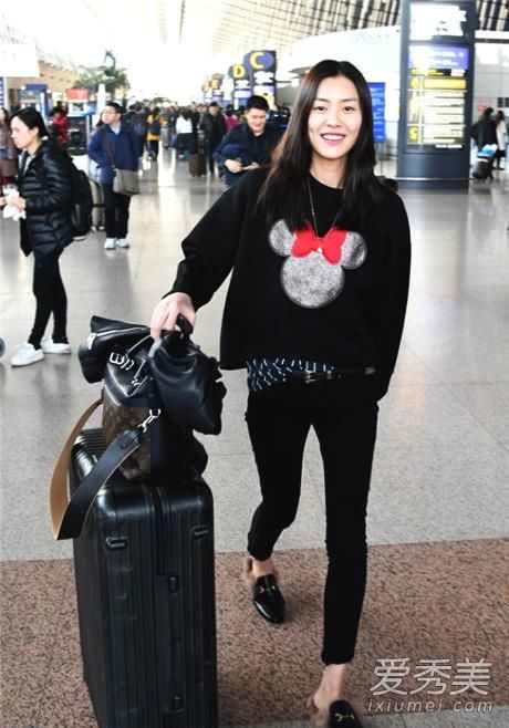 刘雯最新街拍和机场照 表姐真是行走的衣架子