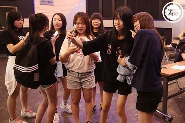 韩国经纪公司的练习生多到让人想不到,年龄最