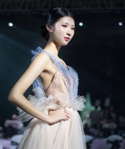 国足后继无人武磊已算顶级!太多人打着校园足