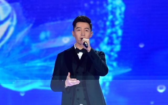 小鲜肉齐聚今年春晚,但她一出现,大家纷纷说关电视!