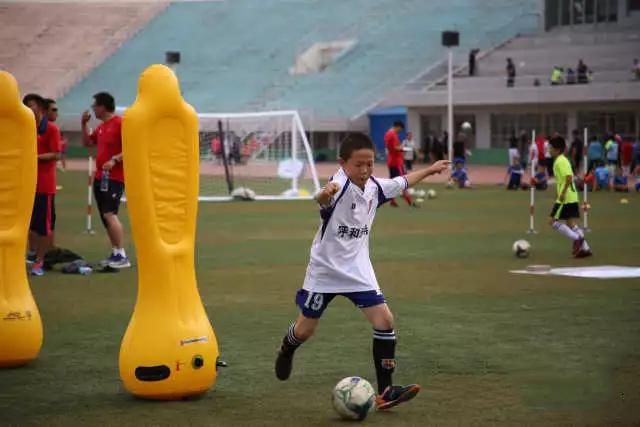 内蒙古足球小将公开选拔 谁会成为未来世界杯