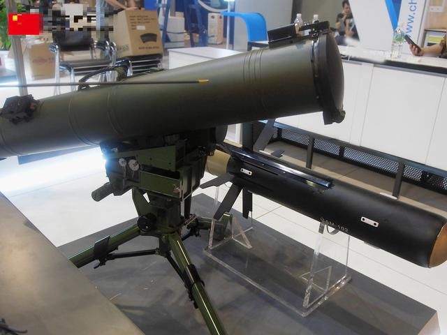 中国展示新式单兵反坦克导弹,射程在标枪之上