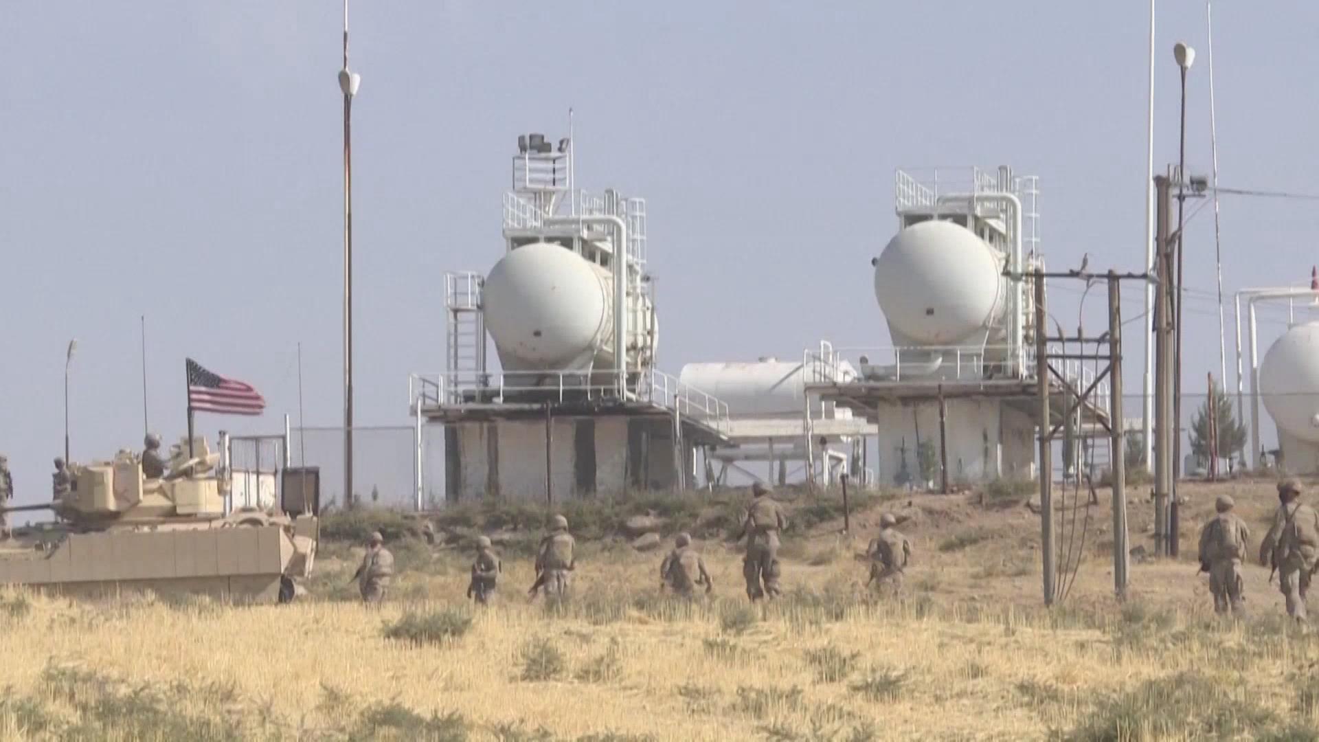 叙媒:美国非法驻军再次盗运叙利亚石油 叙媒:美国非法驻军再次盗运叙利亚石油