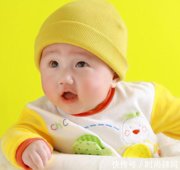 孙儿发烧奶奶一定要喂消炎药,就怕宝宝烧坏脑