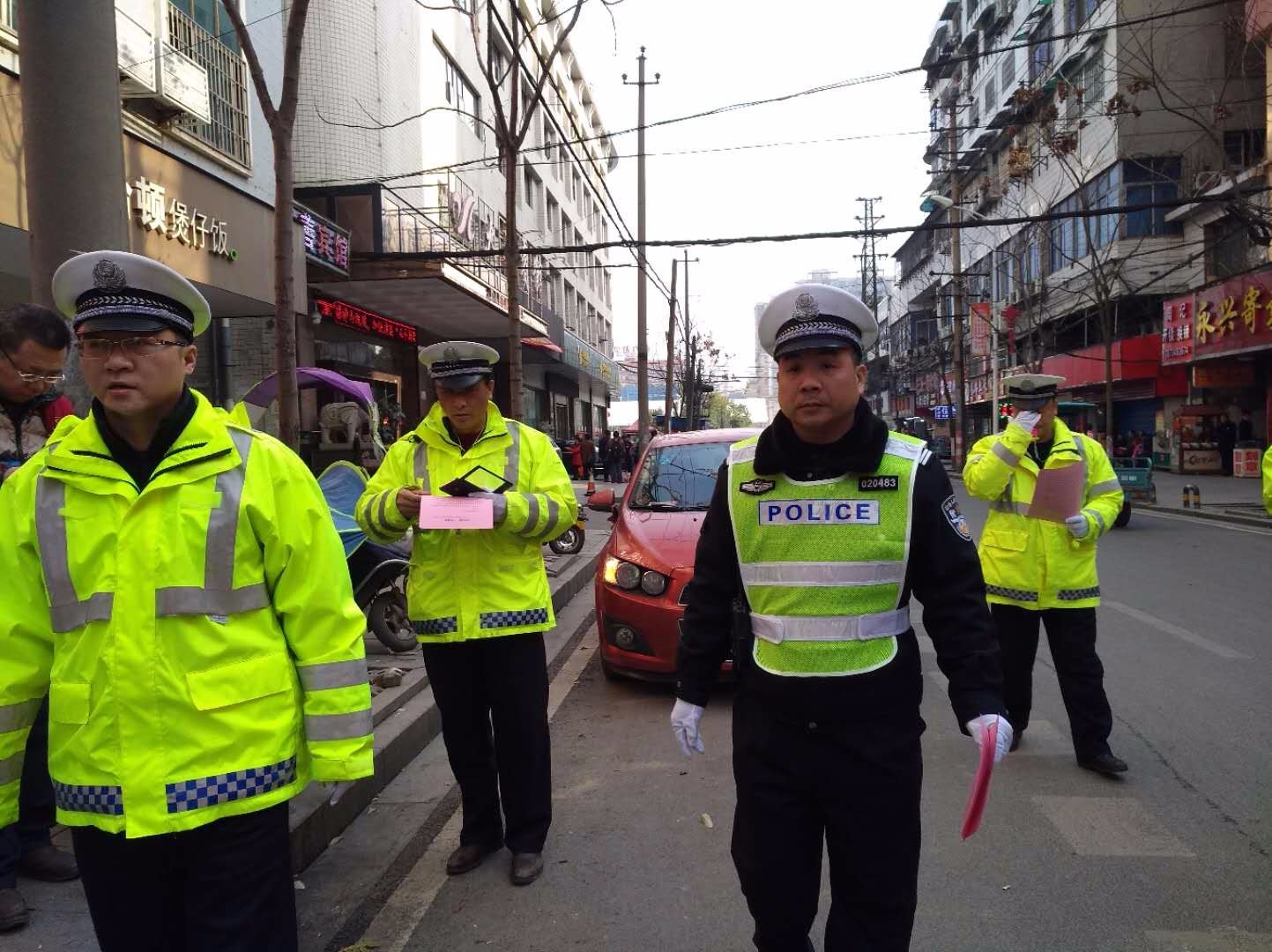 衡阳珠晖交警重拳整治两站秩序