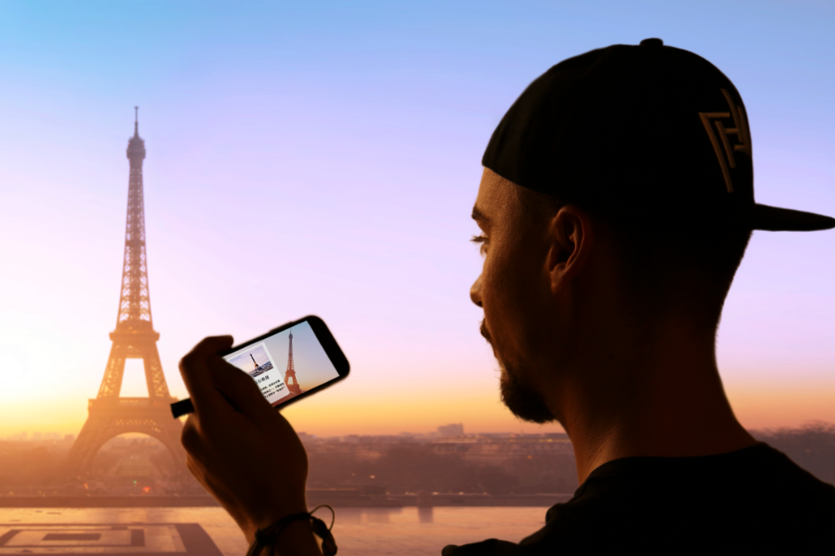 去国外语言不通上网难,租台准儿WiFi翻译机就