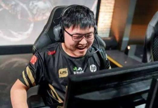 LOL职业选手工资是多少?LPL有硬规定,选手底