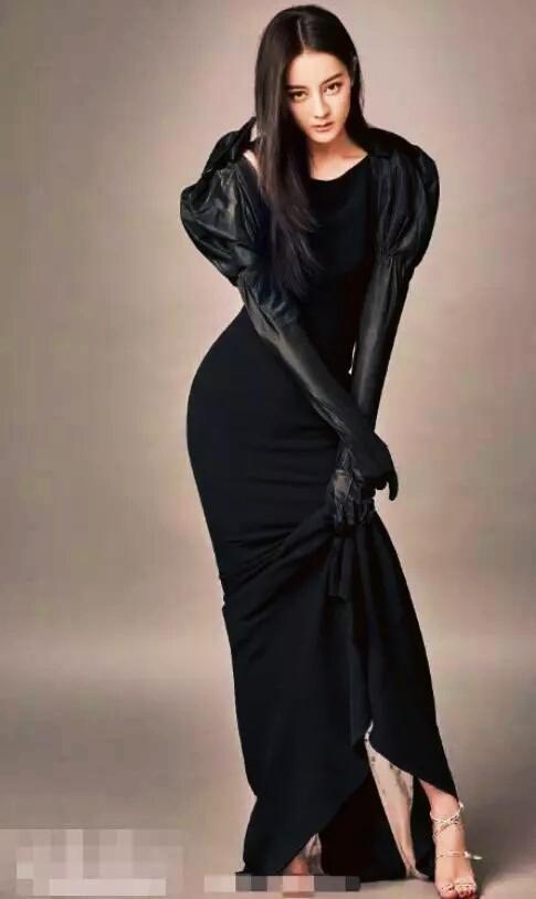 徐璐方脸变尖脸,腿也能比肩江疏影了,网友:郭碧