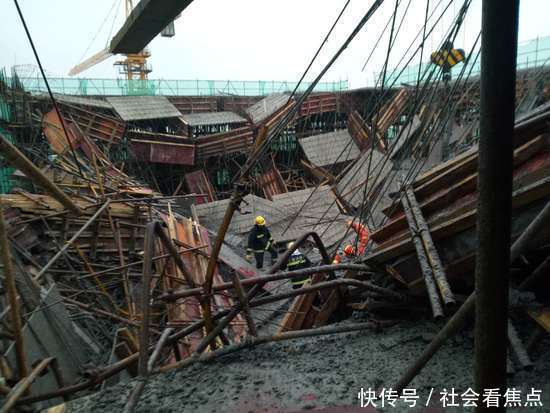 上海奉贤一在建工地发生工伤事故 已致1死9伤