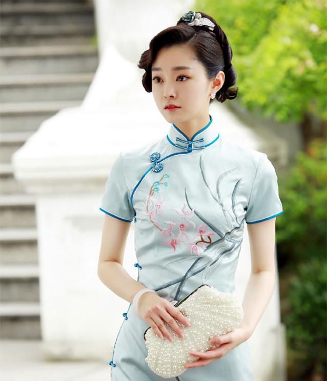 《小楼昨夜又东风》简直就是宋轶的旗袍秀!