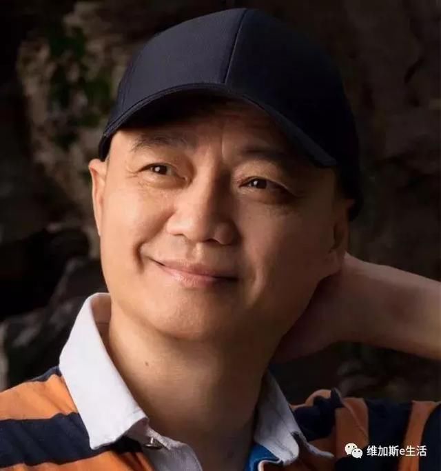 崔永元再挖逃税名单 列585人送中国税务总局