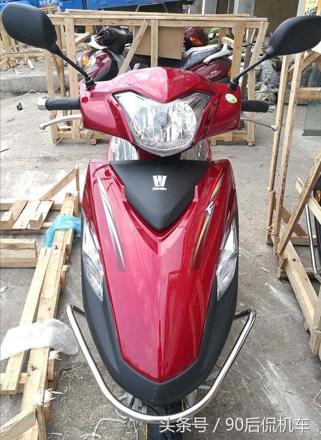 豪爵国四电喷踏板VF100介绍