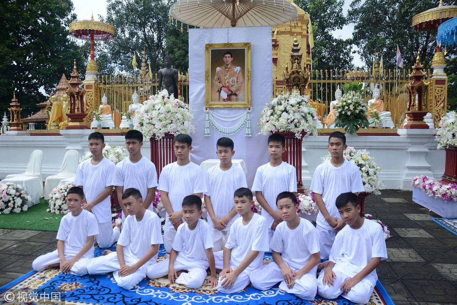 泰国获救少年足球队成员剃度 将短期出家