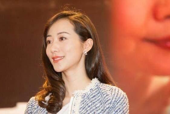 卓伟猛料成真, 韩雪52岁老公照片流出, 网友:这