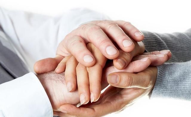 老板答应给女员工2个点提成奖励和费用报销,反