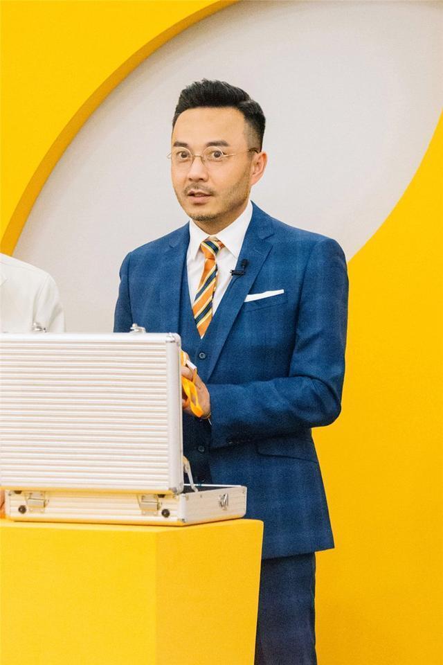 何炅和汪涵在综艺节目合体,上次是为了林青霞