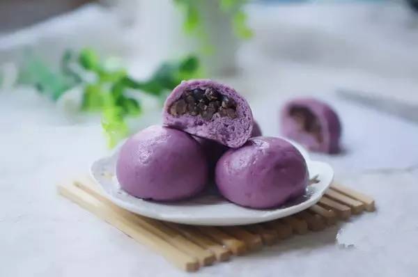 包子各种包子,就是没吃过彩色的包子,现在来来妈就教大家做紫色的包子