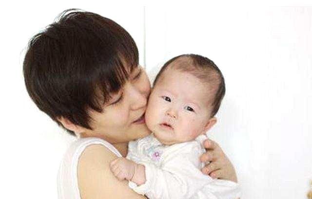 宝宝几个月会开始认人?宝宝的这三种表现告诉