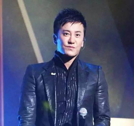 毛宁妻子曝光 难怪看不上杨钰莹 毛宁妻子曝光 难怪看不上杨钰莹