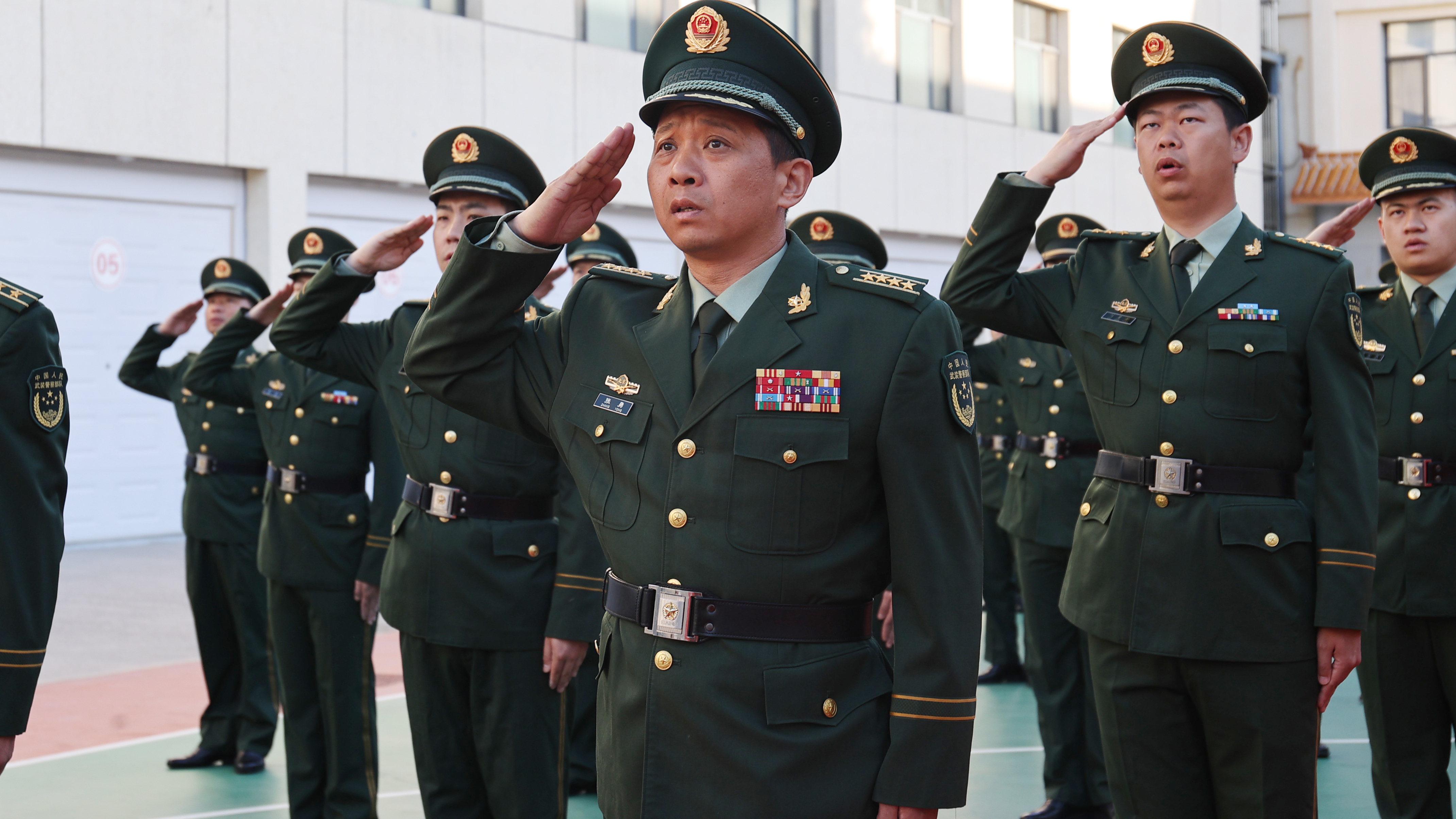 武警北京总队执勤第四支队开展“五一”国际劳动节升国旗爱国主义教育