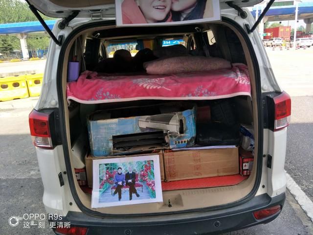 七座小客车改装成房车 上层卧室下层货仓