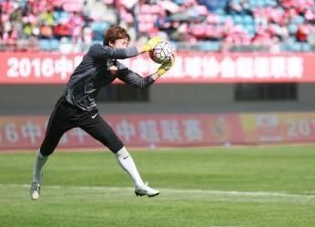 国足新晋门神成中超转会红人 申花将重金买他