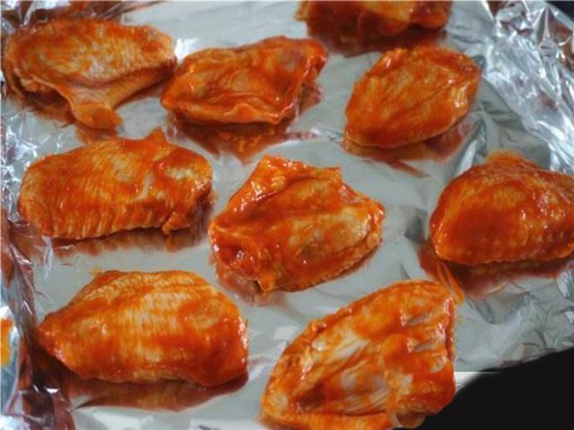 这样子做的蜜汁烤鸡翅配方,上桌就被疯抢,大人