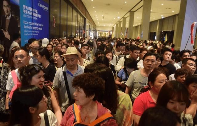 泰国人很郁闷,中国人怎么这么有钱,可以到处游