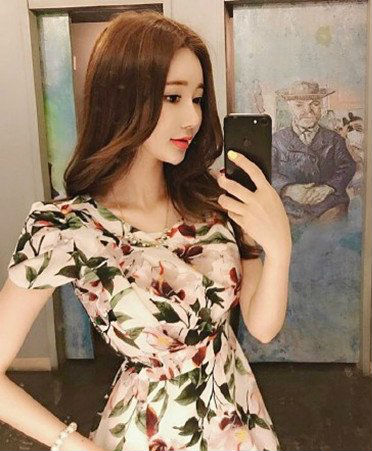 李妍静个人资料INS账号介绍 韩模李妍静美臀及比基尼私照大全