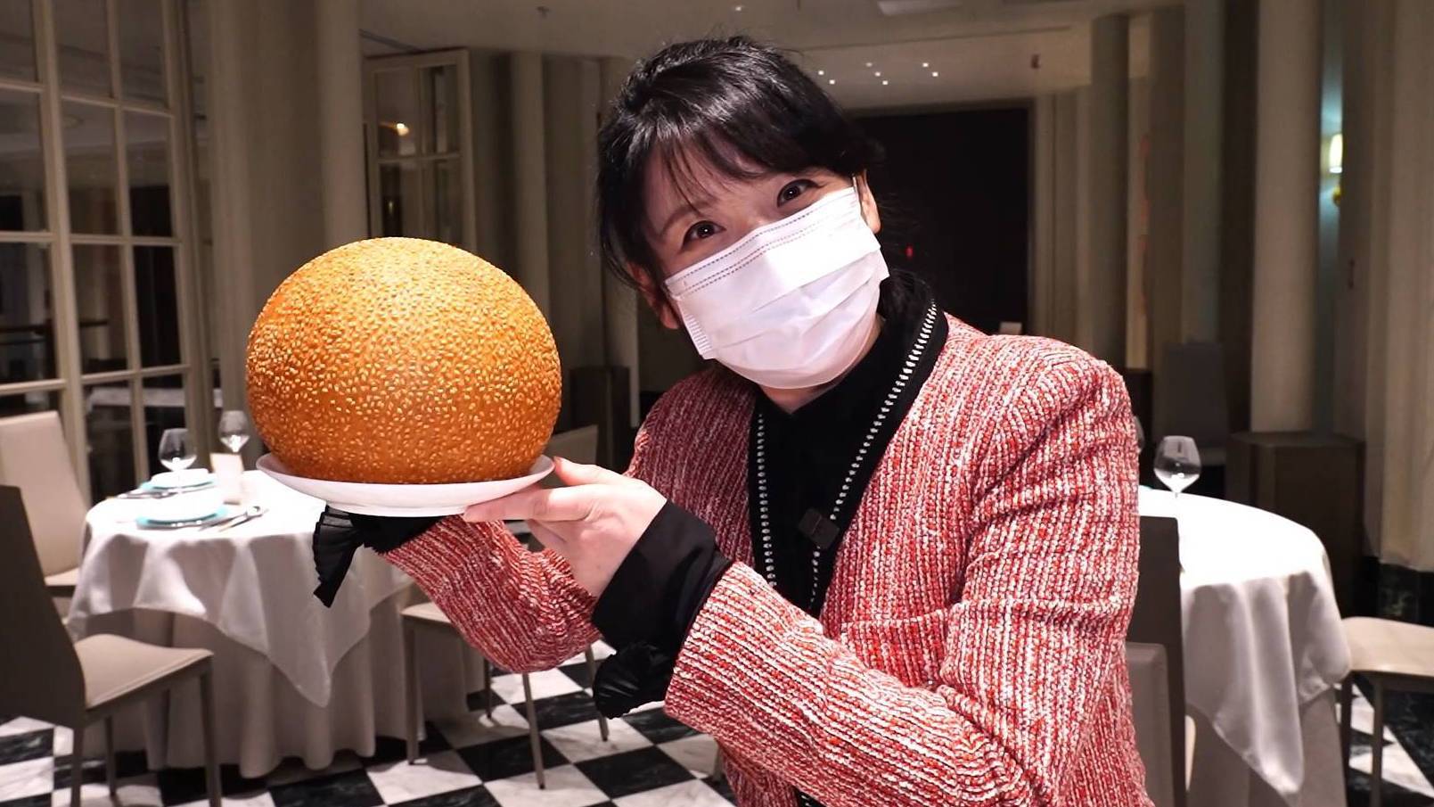 麻团大如头！您知道该从哪儿下嘴吗？