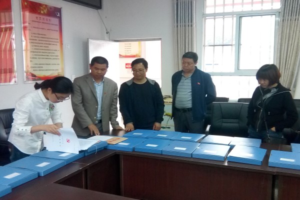 罗平县委组织部督查指导长底乡学校党建工作