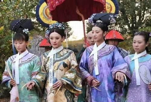 你知道清宫女子手上戴的指甲套叫什么吗?还有