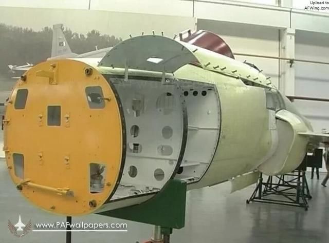 已经进化到Block3型的JF-17枭龙 还会有Bloc