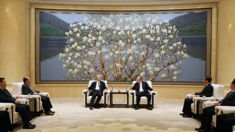 尹力会见中国国民党副主席夏立言