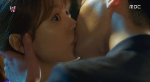 全世界最好的你吻戏片段 t01fd99547c72790228.jpg?size=485x266