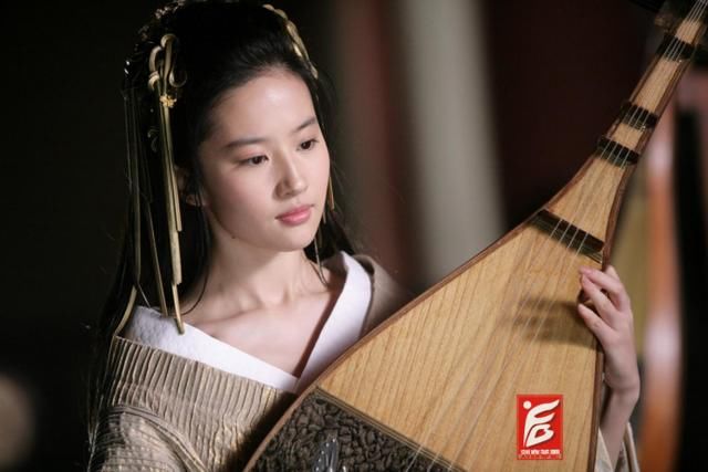 乐器大比拼:琵琶刘亦菲、笛子赵丽颖、古筝杨