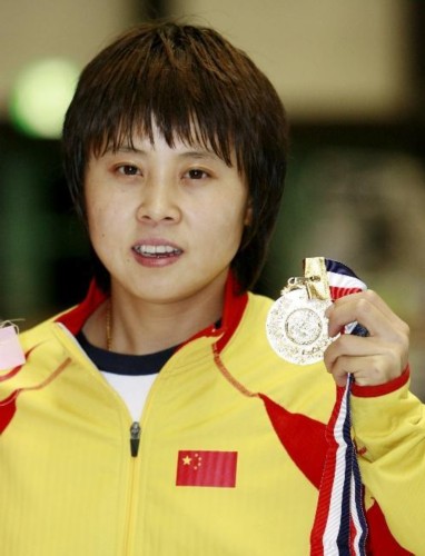 最牛奥运冠军，喝酒打架顶撞教练，开公司赔千万，如今靠走穴赚钱