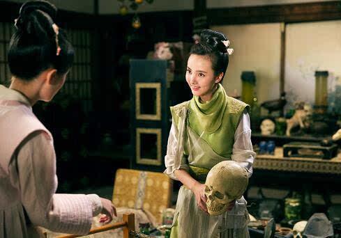 重口味美女程小蒙 《热血长安》片场大玩尸体