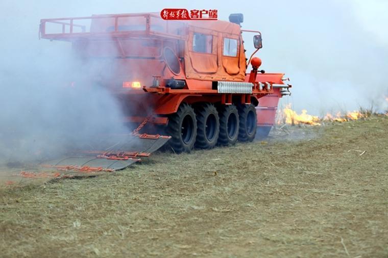 车辆尾部后拖可迅速完成清理。