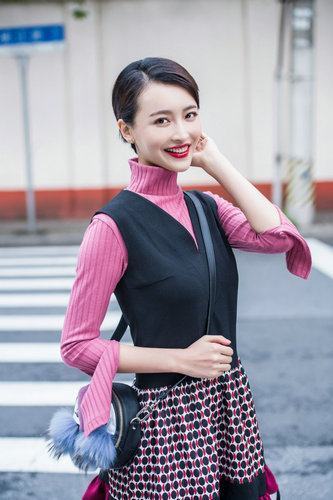 杨洋短发照曝光 无惧早春寒意演绎糖心美人