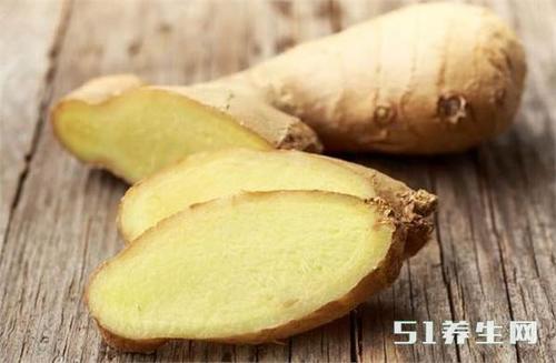 生姜治百病,吃姜好处多,但这样吃姜易致癌,请花