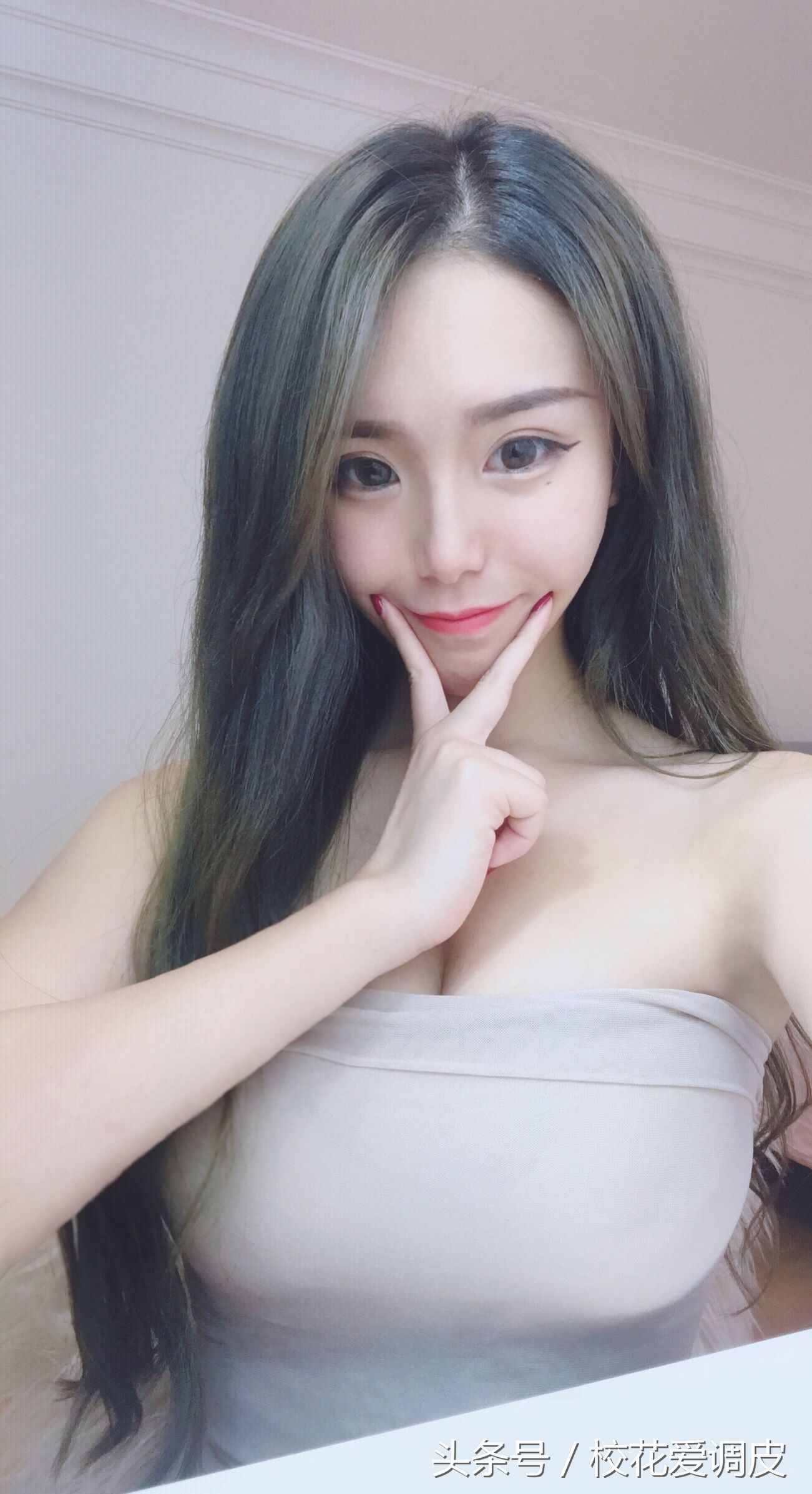 毕业于中国传媒大学南广学院,播音主持,身高1