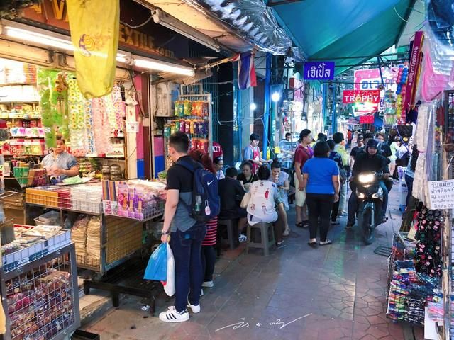 曼谷的唐人街,你感觉相当于现在中国的几线城